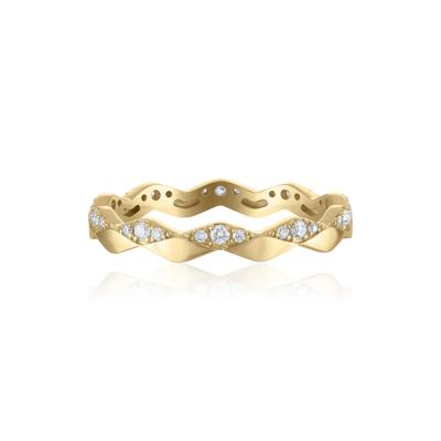 Wavy Diamond Stack Band in 14K Yellow Gold (1/5 ct. tw.)