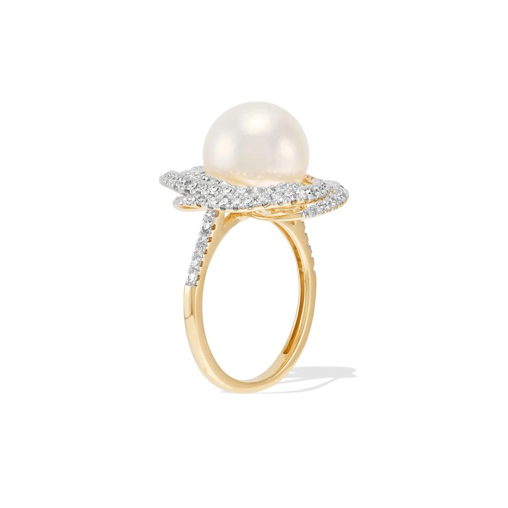 Freshwater Cultured Pearl &amp; Diamond Twisted Halo Ring in 14K Yellow Gold (3/4 ct. tw.) – Image 4 of 4