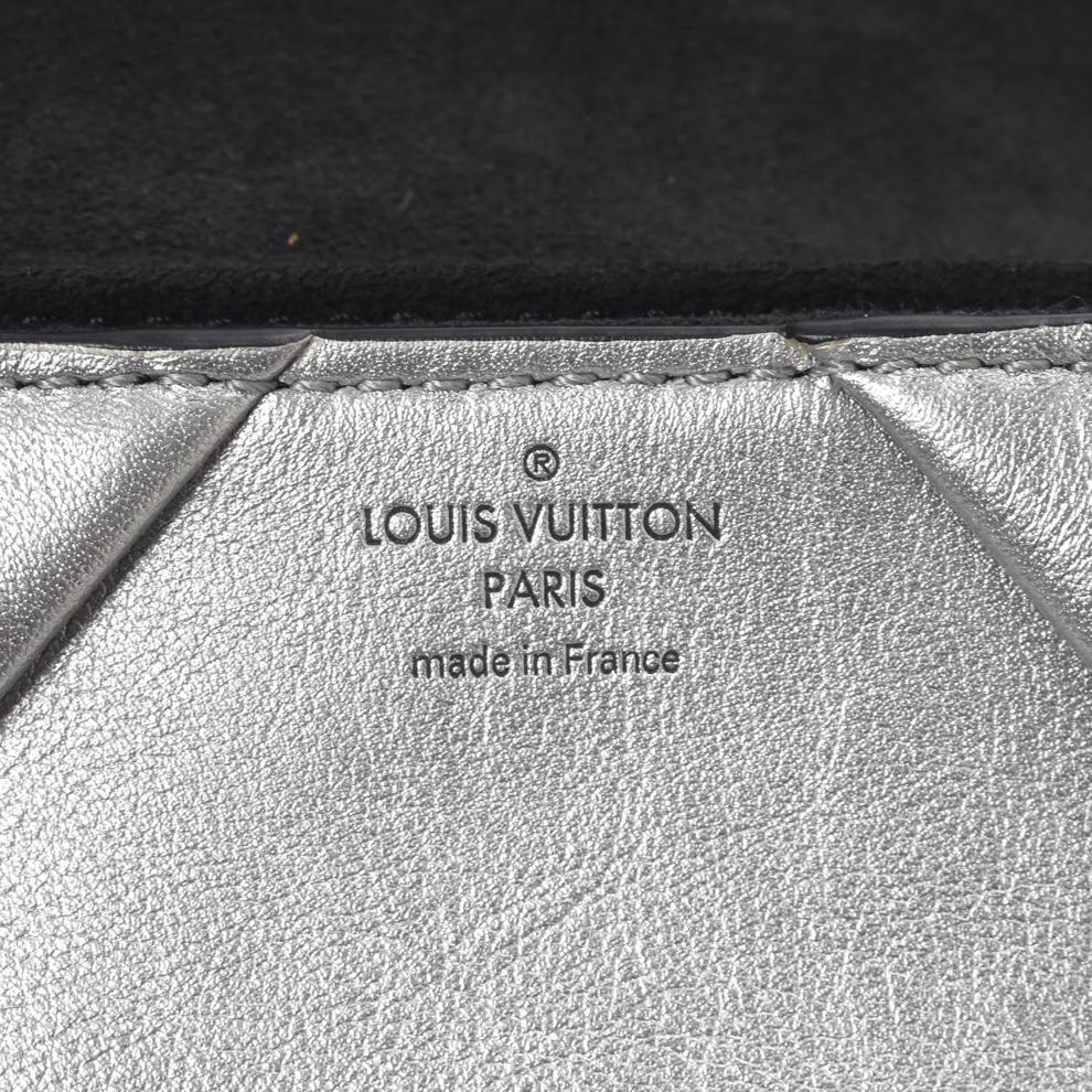 Pre-Owned Louis Vuitton Love Note Metallic Shoulder Bag – Image 5 of 7