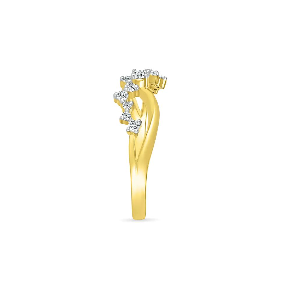 Diamond Twist Ring in 10K Yellow Gold (1/5 ct. tw.) – Image 3 of 5