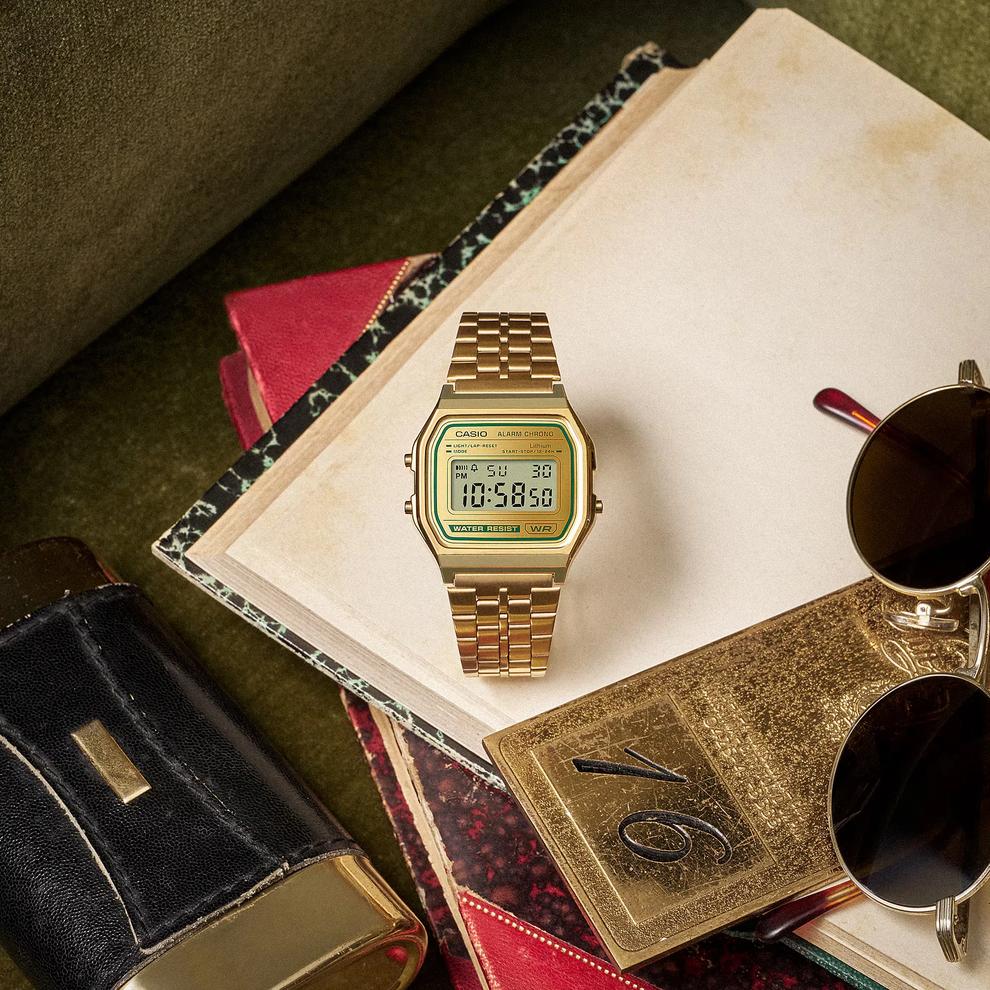 Vintage Watch in Gold-Tone Ion Plated Stainless Steel – Image 2 of 6