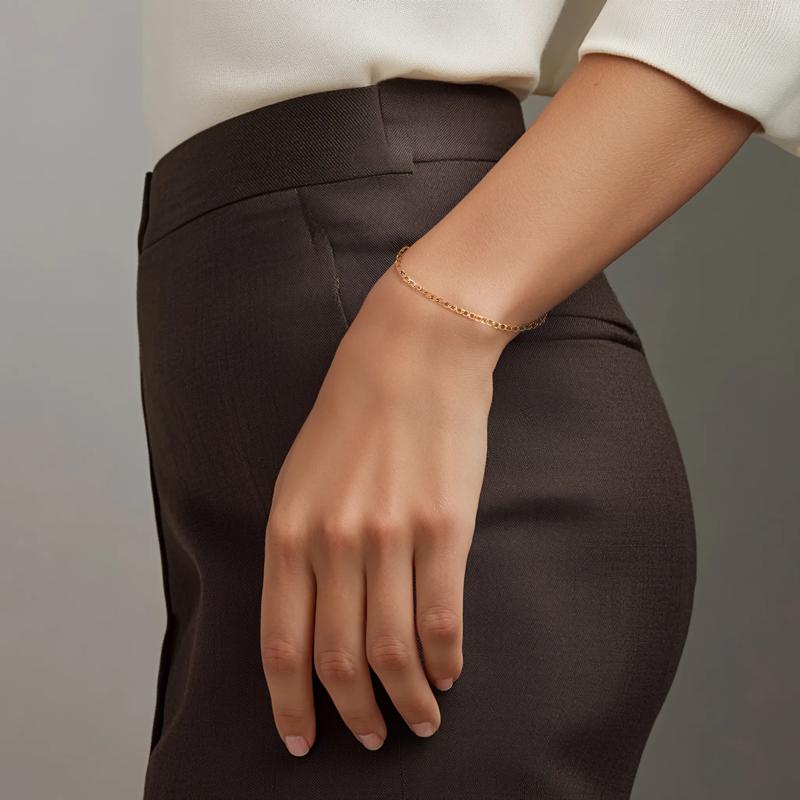 Curb Link Chain Bracelet in 14K Yellow Gold – Image 2 of 2