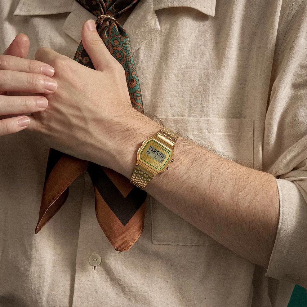 Vintage Watch in Gold-Tone Ion Plated Stainless Steel – Image 3 of 6