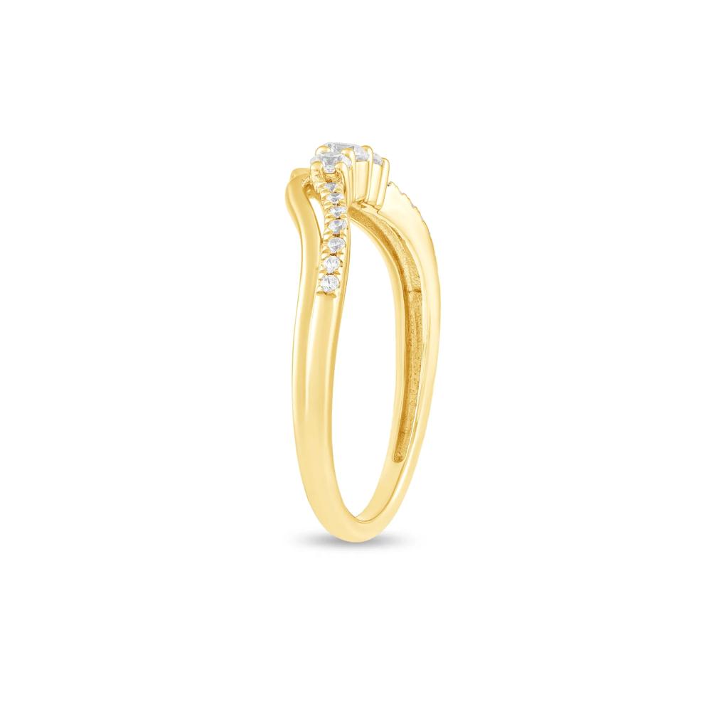 Diamond Three-Stone Center Contour Band in 10K Yellow Gold (1/4 ct. tw.) – Image 3 of 4