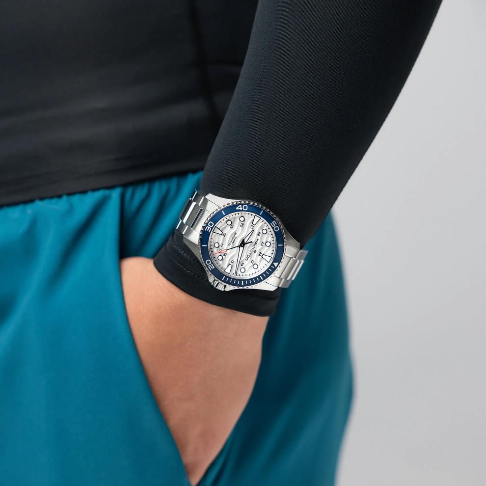 Khaki Navy Scuba Auto Watch with Stainless Steel Bracelet – Image 4 of 4