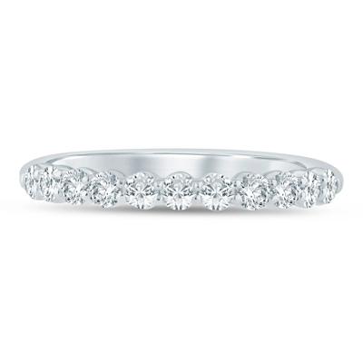 Diamond Shared Prong Wedding Band in 14K White Gold (1/2 ct. tw.)