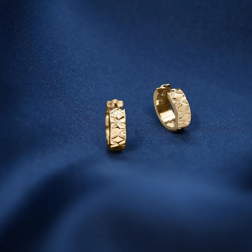 Quilted Hoop Earrings in Vermeil, 14.5MM – Image 4 of 5