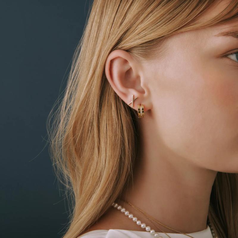 Thin &#39;X&#39; Stud Earrings in Vermeil – Image 2 of 3