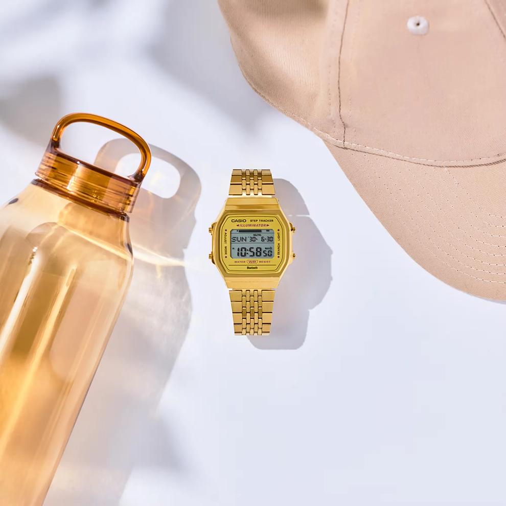 Vintage Watch in Gold-Tone Ion Plated Stainless Steel – Image 2 of 3