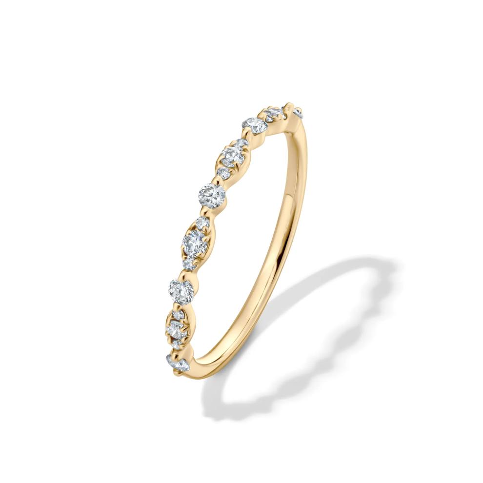 Scalloped Diamond Anniversary Band in 10K Yellow Gold (1/4 ct. tw.) – Image 4 of 4