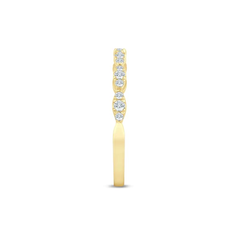 Lab Grown Diamond Scalloped Wedding Band in 14K Yellow Gold &#40;1/3 ct. tw.&#41; – Image 3 of 3