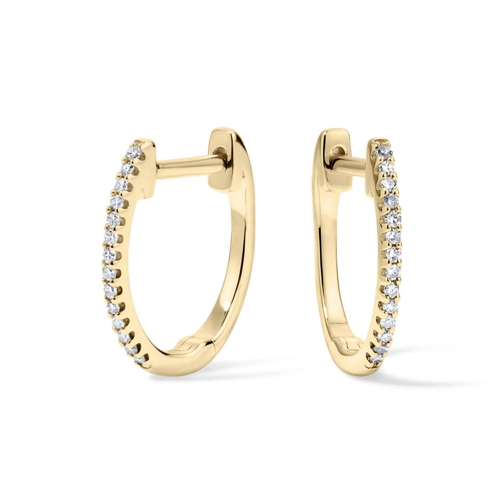 Diamond Oval Hoop Earrings in 10K Yellow Gold (1/10 ct. tw.) – Image 1 of 2