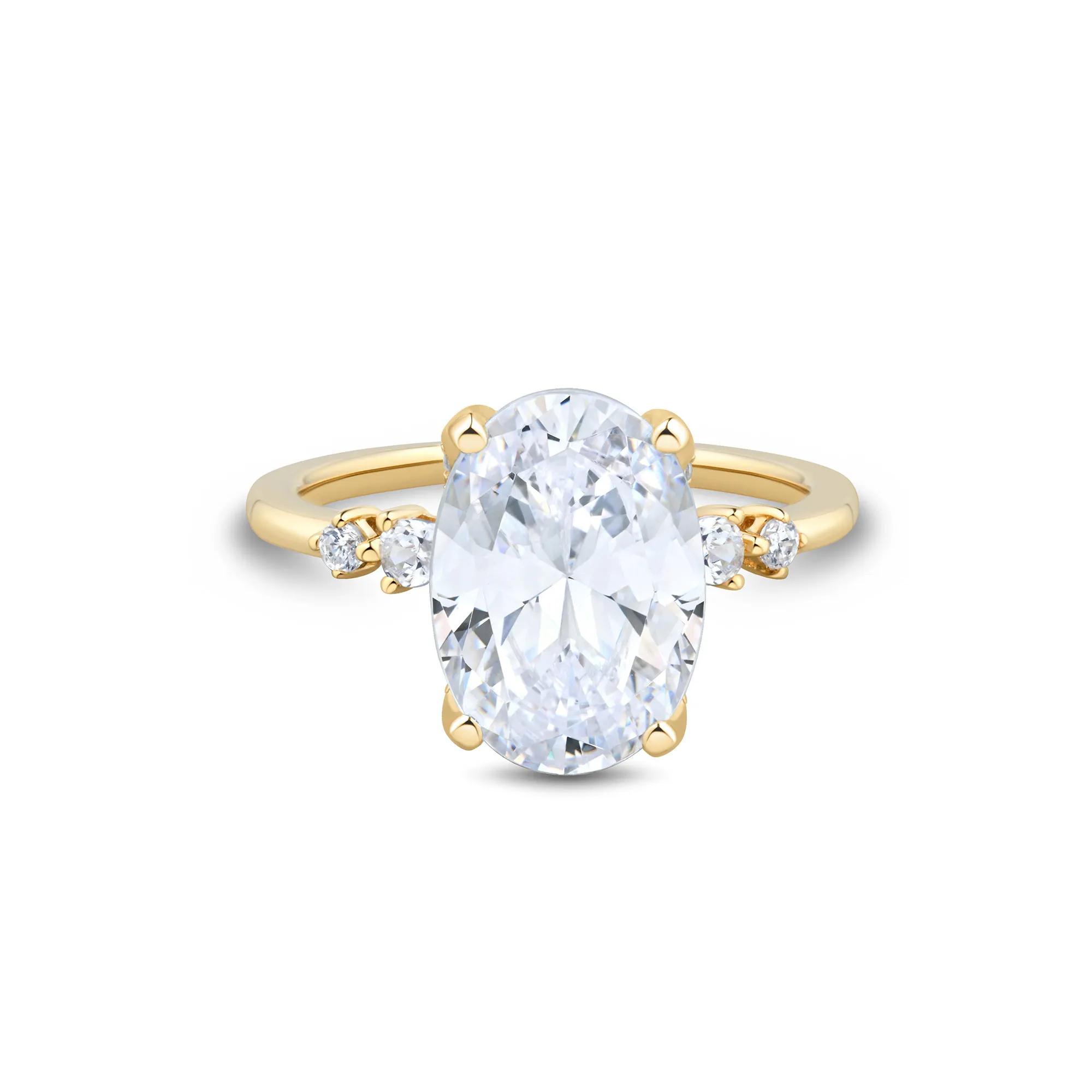 Lab Grown Diamond Oval Brilliant-Cut Engagement Ring in 14K Yellow Gold