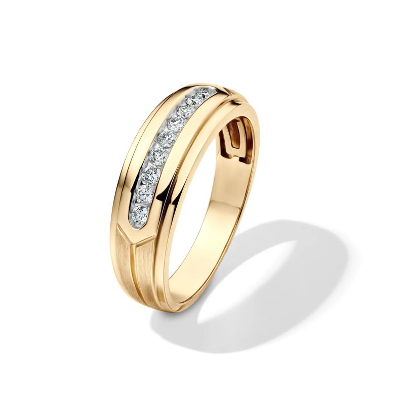 Men&rsquo;s Channel-Set Diamond Wedding Band in 10K Yellow Gold &#40;1/4 ct. tw.&#41; – Image 3 of 3