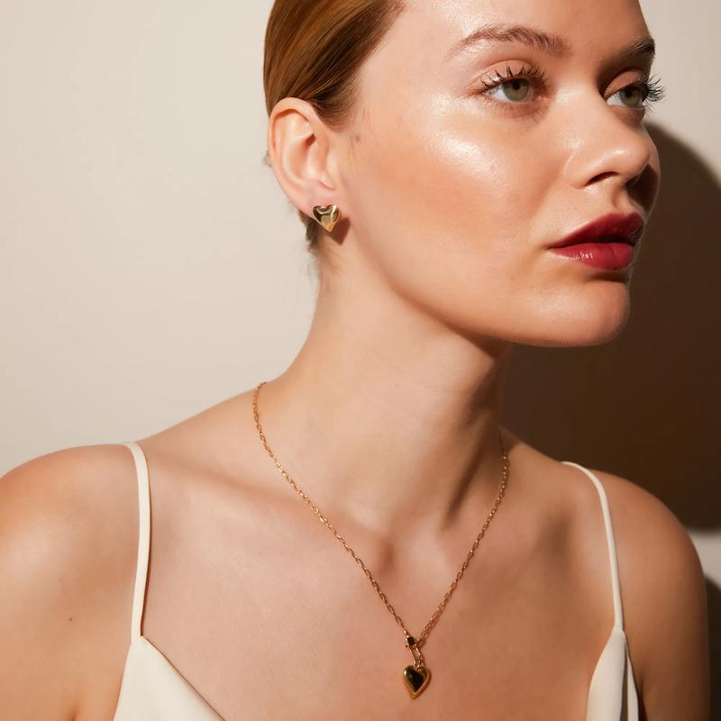 Puffy Heart Stud Earrings in Vermeil – Image 3 of 5