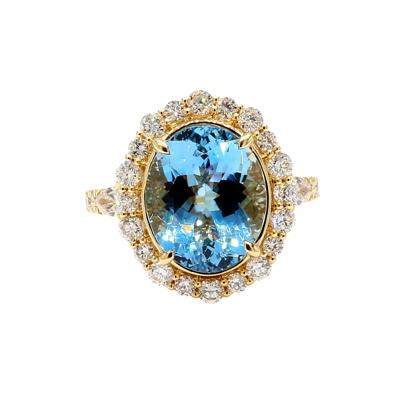 Oval-Shaped Aquamarine and Diamond Halo Ring in 18K Yellow Gold (1 ct. tw.)