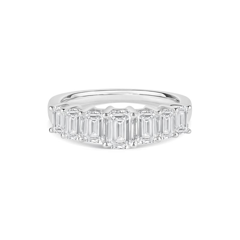 Lab Grown Diamond Graduated Emerald-Cut Anniversary Band in 14K Gold (2 ct. tw.) – Image 1 of 1