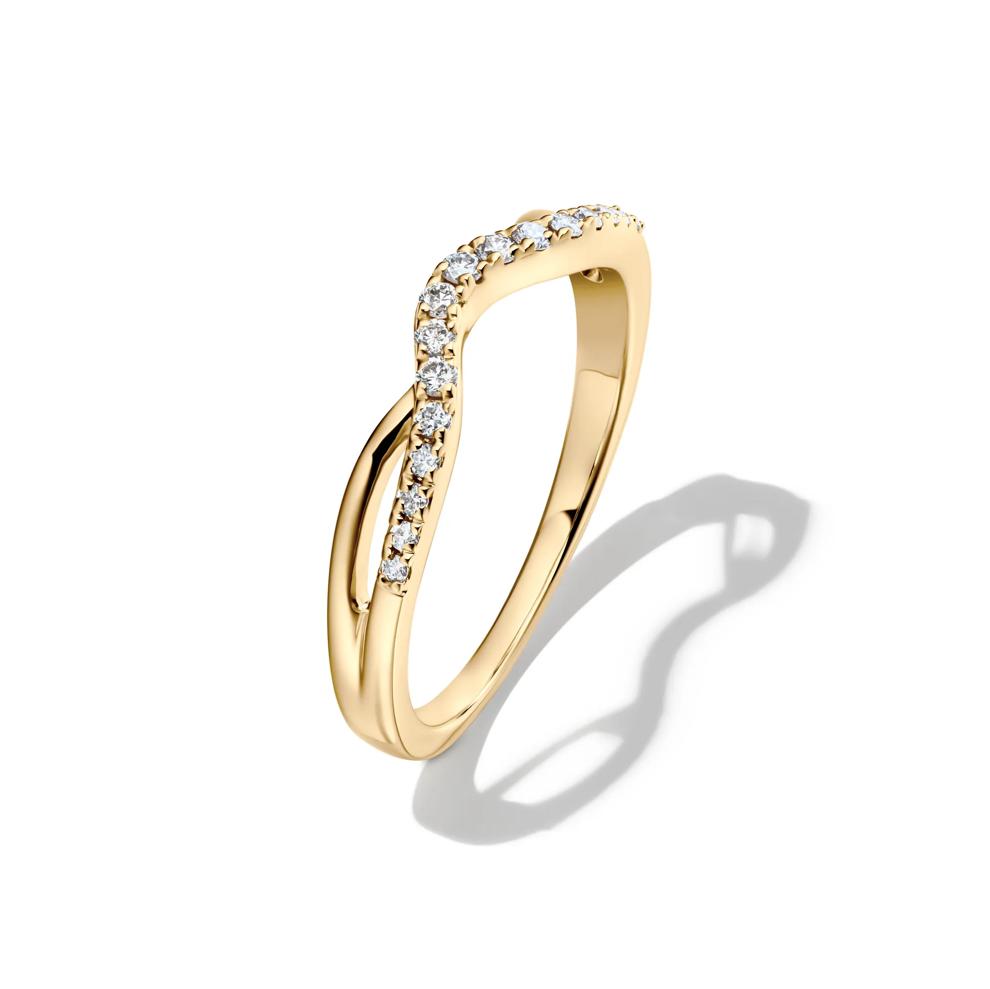 Diamond Contour Wedding Band in 14K Yellow Gold (1/7 ct. tw.) – Image 4 of 4