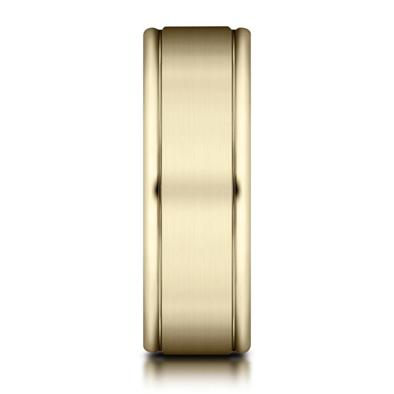 Men&#39;s Comfort Fit Band in 10K Yellow Gold, 6MM – Image 3 of 3