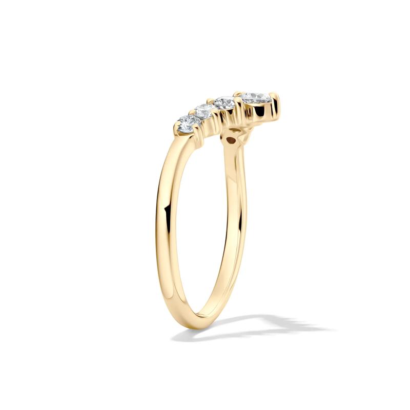 Diamond Chevron Contour Band in 14K Yellow Gold &#40;1/2 ct. tw.&#41; – Image 3 of 4