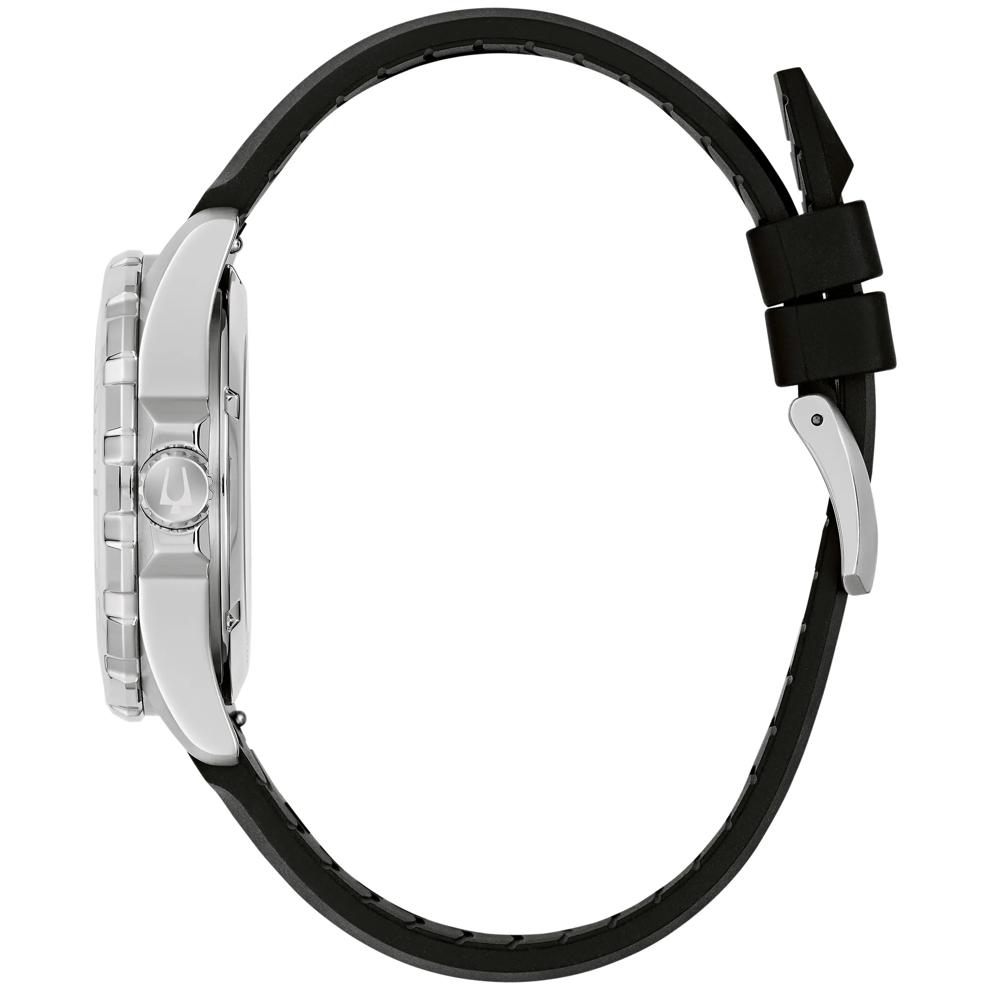 Gent's Marine Star Watch With a Black Rubber Strap – Image 2 of 3