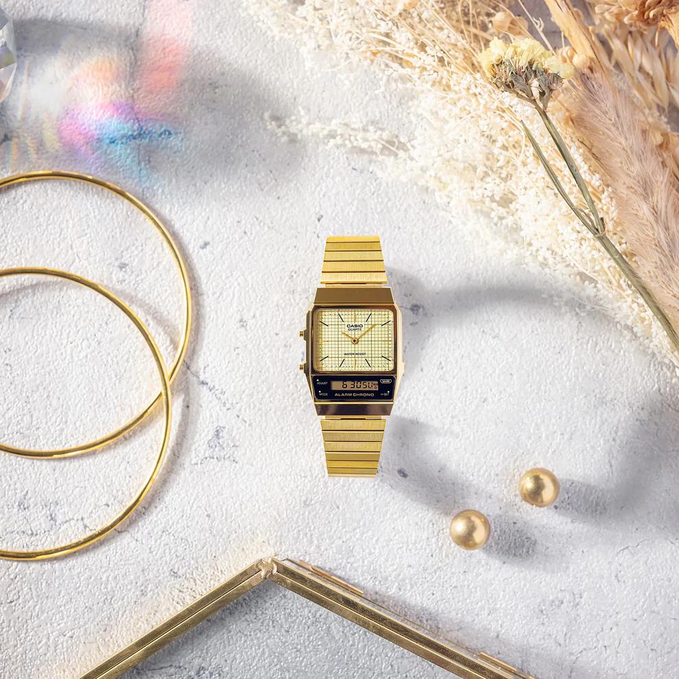Vintage Watch in Gold-Tone Ion Plated Stainless Steel – Image 3 of 4
