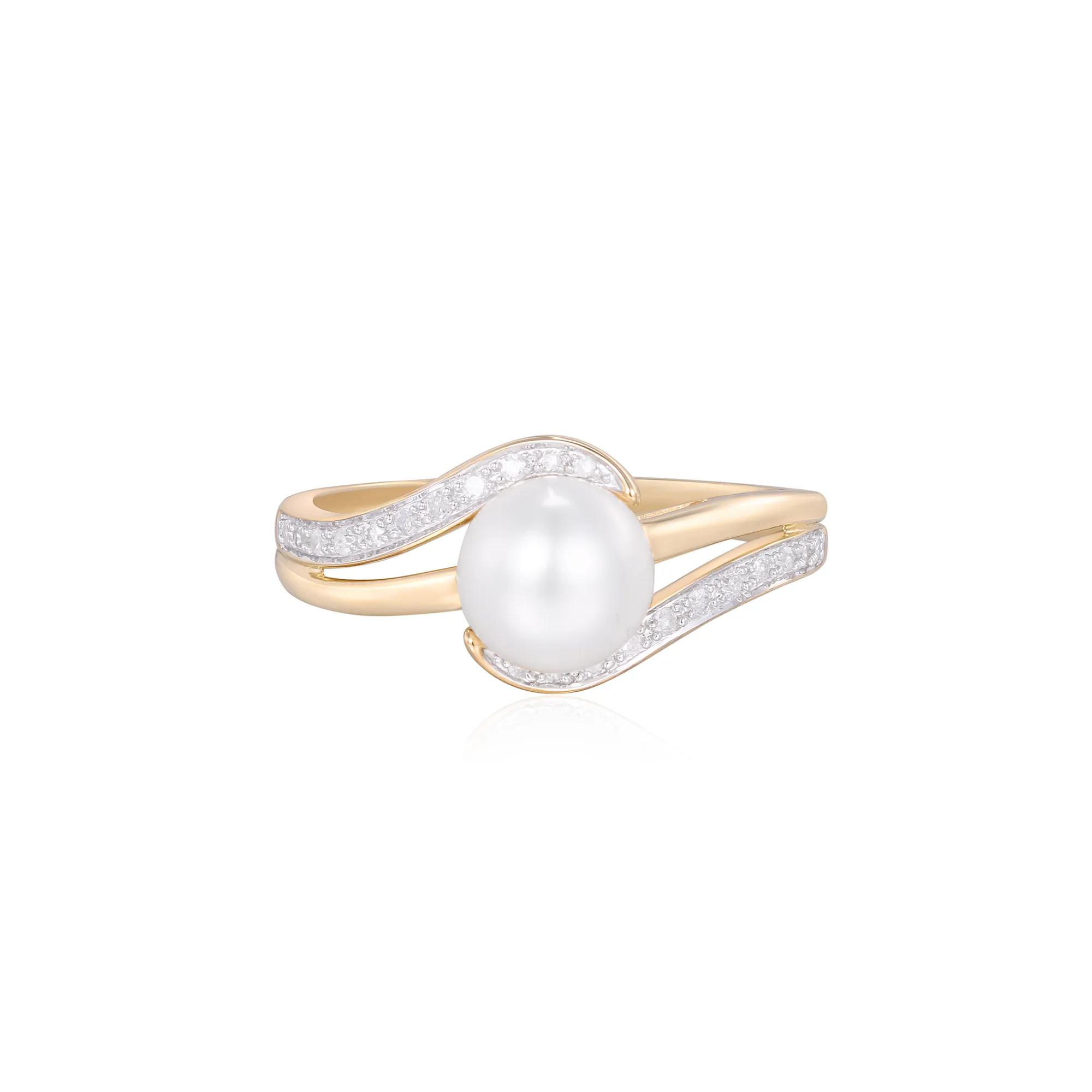 Freshwater Cultured Pearl and Diamond Ring