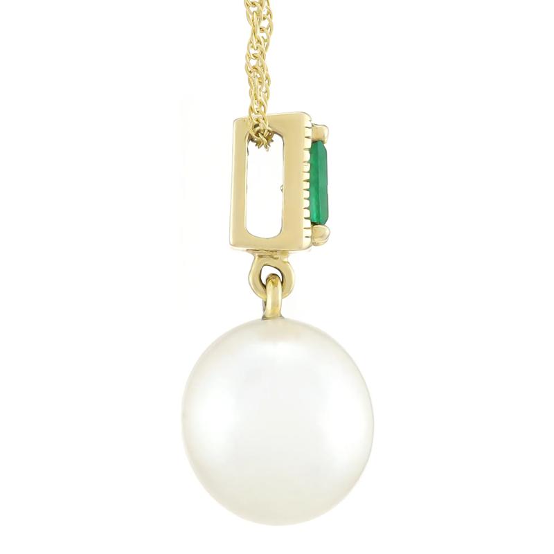 Freshwater Cultured Pearl and Emerald Pendant in 10K Yellow Gold – Image 2 of 3
