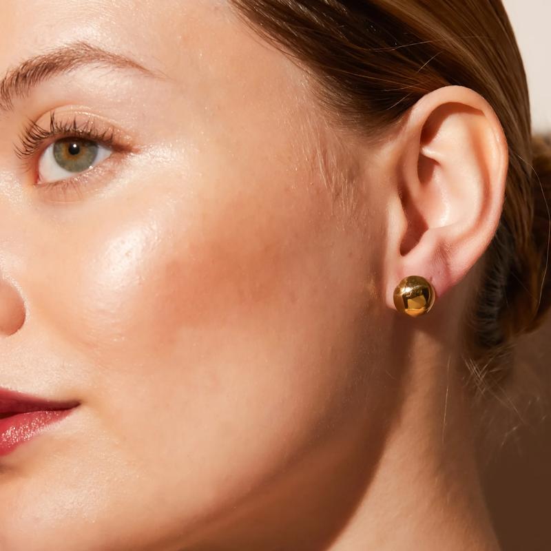 Puffy Circle Stud Earring in Vermeil – Image 2 of 4