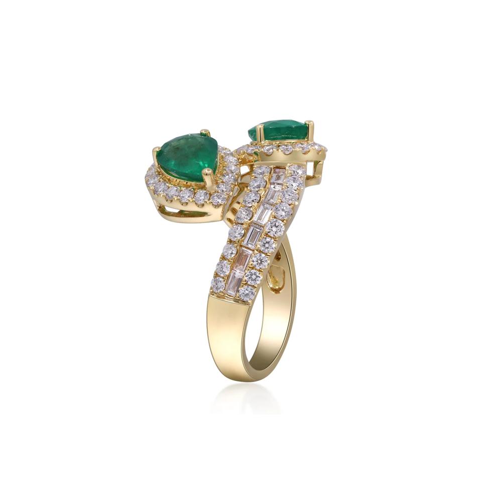 Pear-Shaped Emerald and Diamond Bypass Ring in 14K Yellow Gold (1 1/2 ct. tw.) – Image 3 of 4