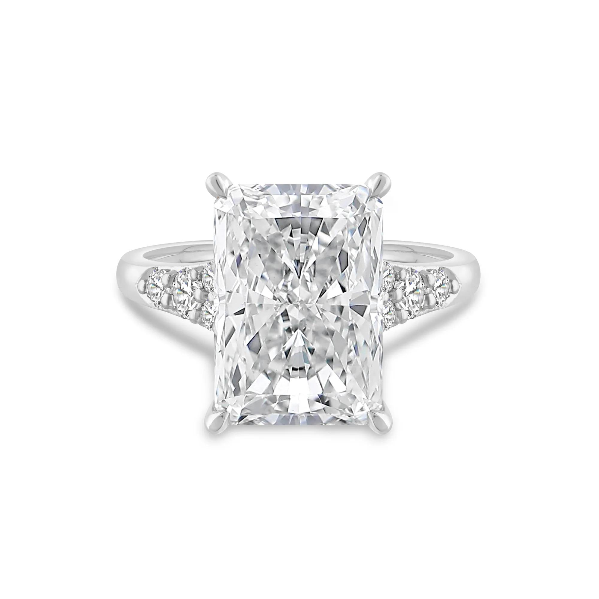 Lab Grown Diamond Radiant Center Engagement Ring in 14K Gold