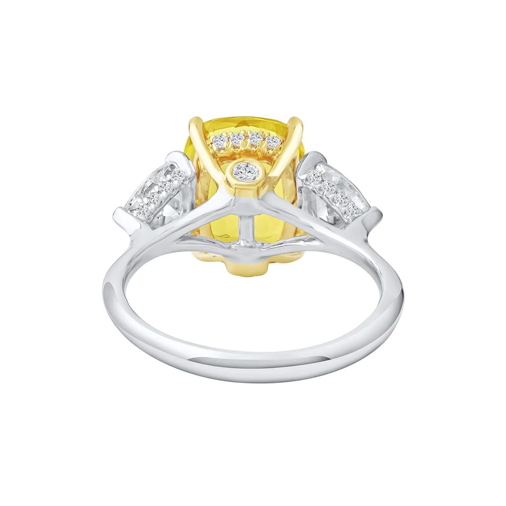 Lab Grown Diamond Yellow Elongated Cushion-Cut Center Engagement Ring in 18K White &amp; Yellow Gold (6 3/8 ct. tw.) – Image 4 of 5
