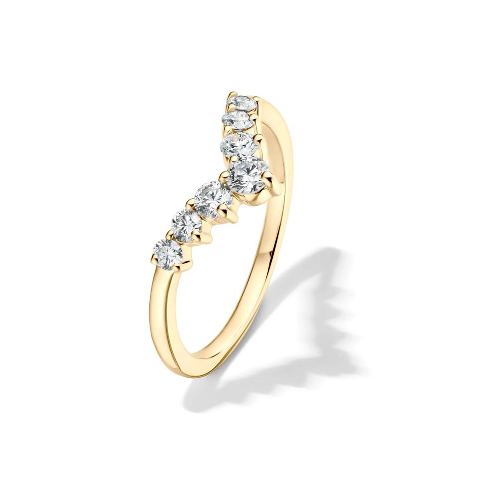 Diamond Chevron Contour Band in 14K Yellow Gold (1/2 ct. tw.) – Image 4 of 4