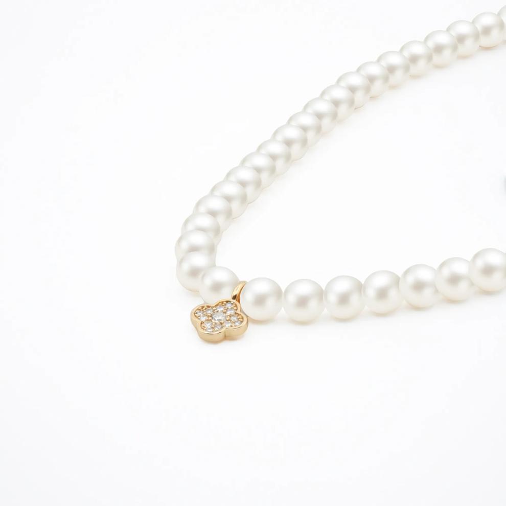 Freshwater Cultured Pearl Necklace With Diamond Clover Drop Pendant in 10K Yellow Gold (1/5 ct. tw.) – Image 4 of 4