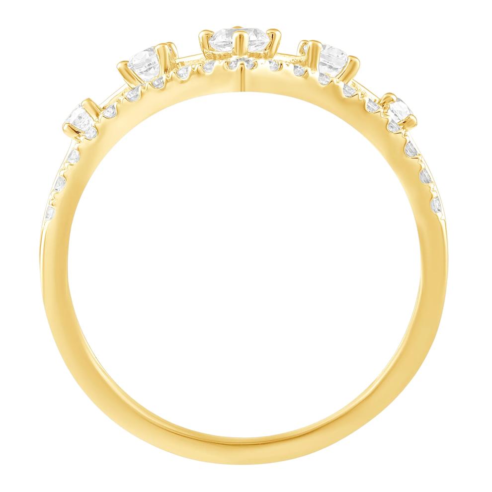 Round Diamond Chevron Band Ring in 10K Yellow Gold (1/2 ct. tw.) – Image 2 of 3