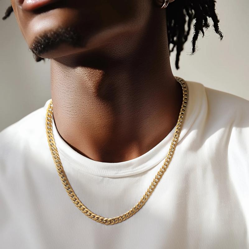 Miami Cuban Link Chain in 14K Yellow Gold, 22&quot; – Image 3 of 3