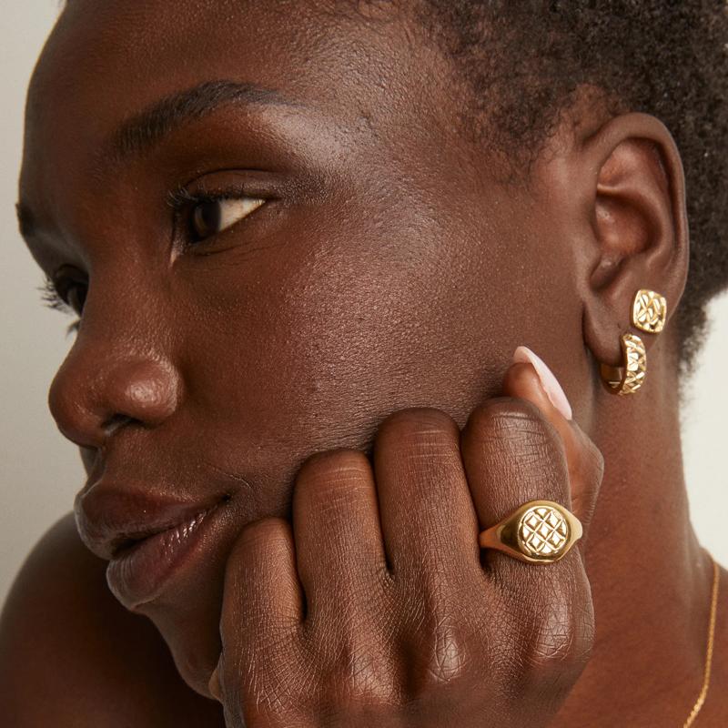 Quilted Hoop Earrings in Vermeil, 14.5MM – Image 3 of 5